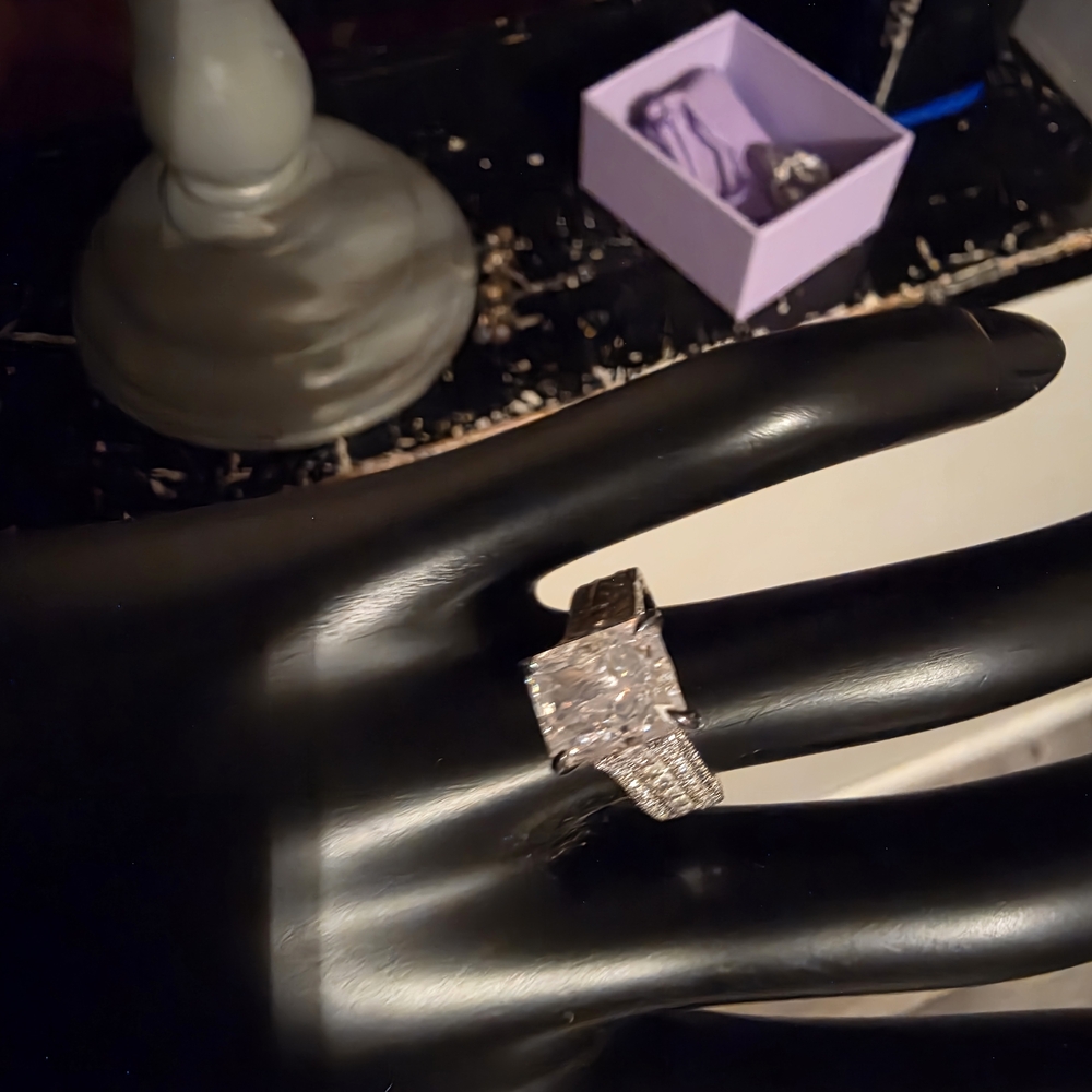 Elegant Silver Women's Ring